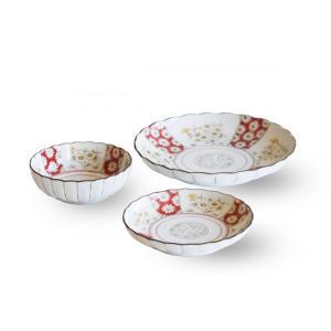 皿 小鉢 セット 磁器 菊型 華やか 和食器 ギフト おもてなし 日本製 3種類