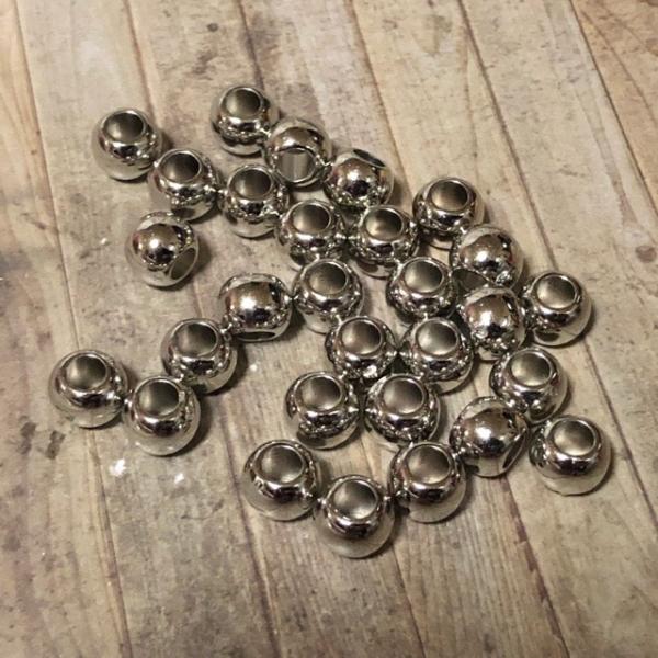 80個 8mm 大穴 プラスチック ビーズ シルバー
