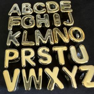 1個 アクリル 大穴 アルファベット ビーズ ...の詳細画像1