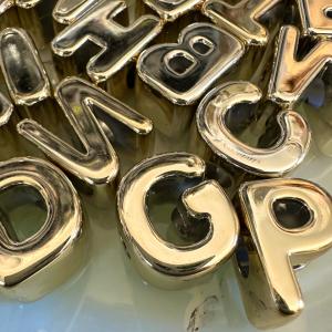 1個 アクリル 大穴 アルファベット ビーズ ...の詳細画像2