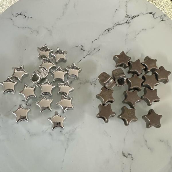 30個 10.5mm 星 大穴 プラスチック ビーズ