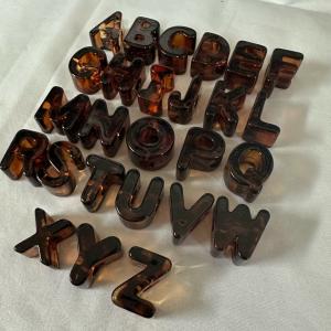 1個 アクリル 大穴 アルファベット ビーズ べっ甲の詳細画像3
