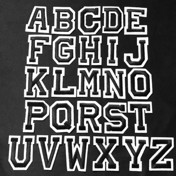 ブラック アルファベット ワッペン 1枚