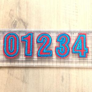 レッド×ブルー 数字 ナンバー ワッペン 1枚の詳細画像2