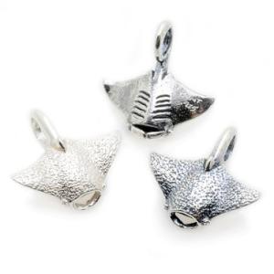 CHARMS OF ALOHA Manta Ray