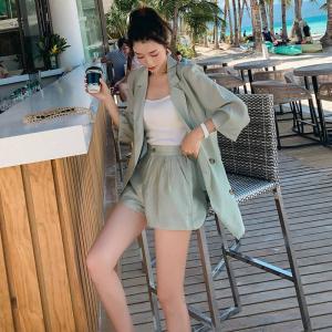 ぐるぐる 柱 風景 ミント グリーン セットアップ アレルギー性 機会 失態