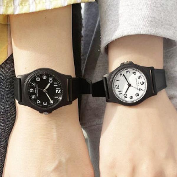 J-AXIS 10気圧防水ファッションウォッチ「ブラック＆ホワイト」  (10気圧防水機能付き腕時計...