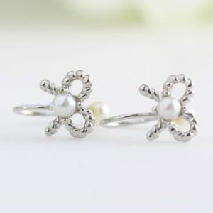 パールリボンクリップイヤリング