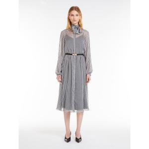 Max Mara ハート柄ニット 補修品　ブラック Max Mara ハート柄ニット 補修品 ブラック - メルカリ