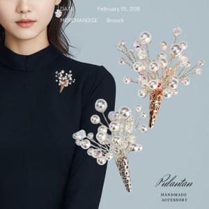 ブローチ スワロフスキー パール 花 かわいい フォーマル 卒業式 レディース ママ おしゃれ 母 上品 華やか 花束 小枝 お呼ばれ 結婚式 入学式 卒園式 式典