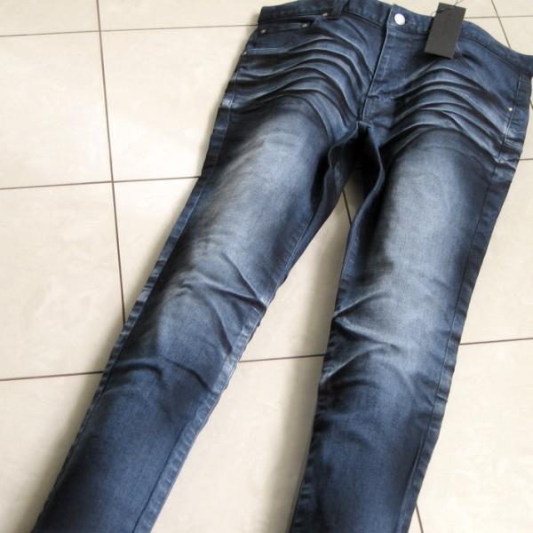 3.2万 新品 L トルネードマート ブラックコーティングスリムテーパードデニム ブルー サンプル ...