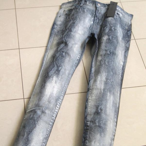 3.6万 新品 L トルネードマート フルークホワイトパイソンスキニーデニム ブルー サンプル 63...