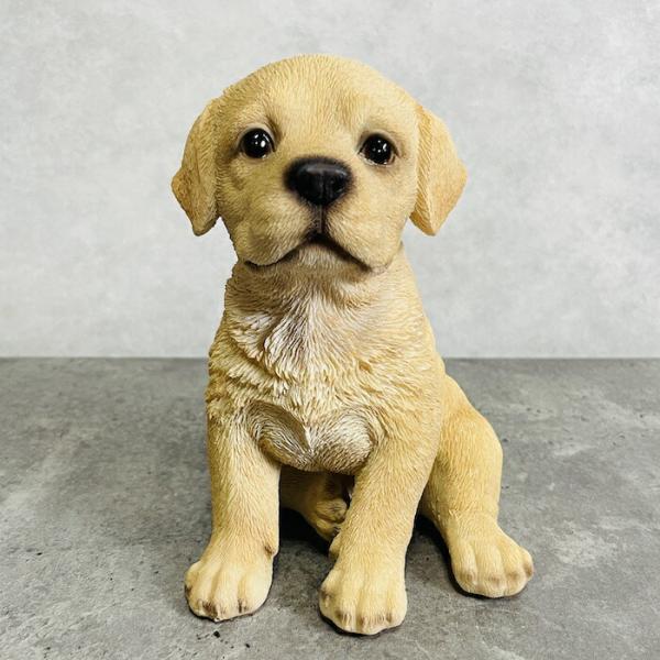 かわいい 犬 置物 お座りラブラドールレトリバー 動物 おしゃれ 玄関 贈り物 可愛い インテリア ...