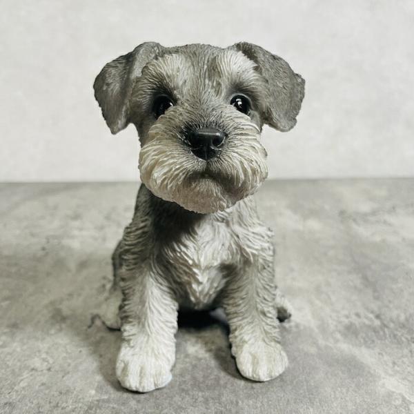 かわいい 犬 置物 お座りシュナウザー 動物 おしゃれ 玄関 贈り物 可愛い インテリア ガーデンオ...