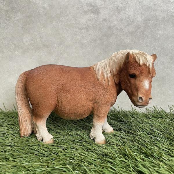 かわいいポニーの置物 馬 おしゃれ 可愛い インテリア 動物 玄関先 ガーデンオーナメント