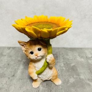 彫像 置物 猫の像 ソーラーガーデニンソーラー ランタンを持った