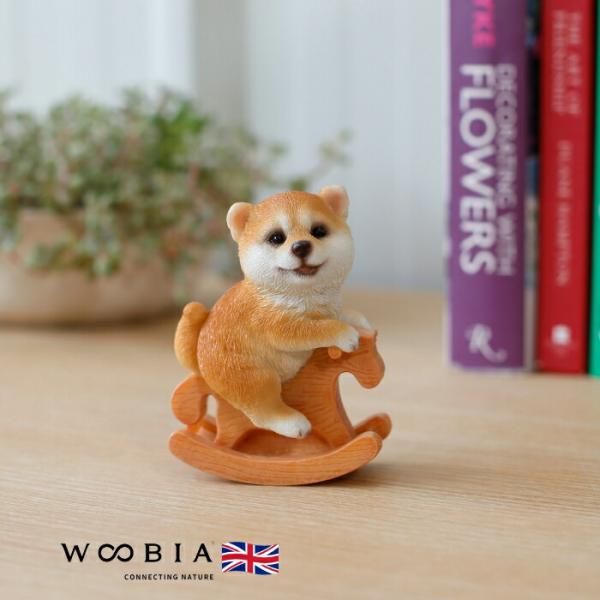 置物 犬 かわいい 動物 玄関 木馬に乗る柴犬 イヌ おしゃれ インテリア 卓上 ガーデン 北欧 プ...