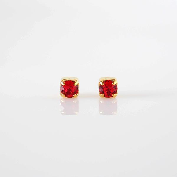 貼るピアス スワロフスキー 赤 3mm イヤリング 痛くない 40代 カジュアル 50代