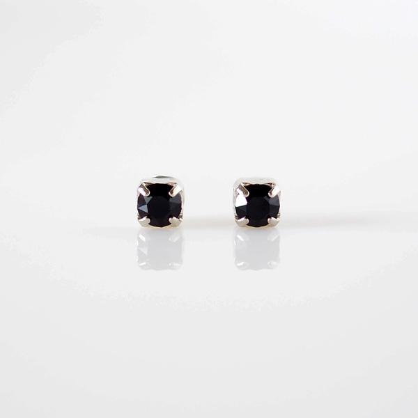 貼るピアス スワロフスキー 黒 黒色 3mm イヤリング 痛くない 40代 カジュアル 50代 ブラ...