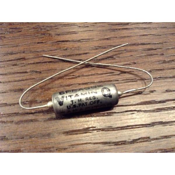 ビンテージ Sprague .047 300v コンデンサ Vitamin Q 新品 (シングル)(...