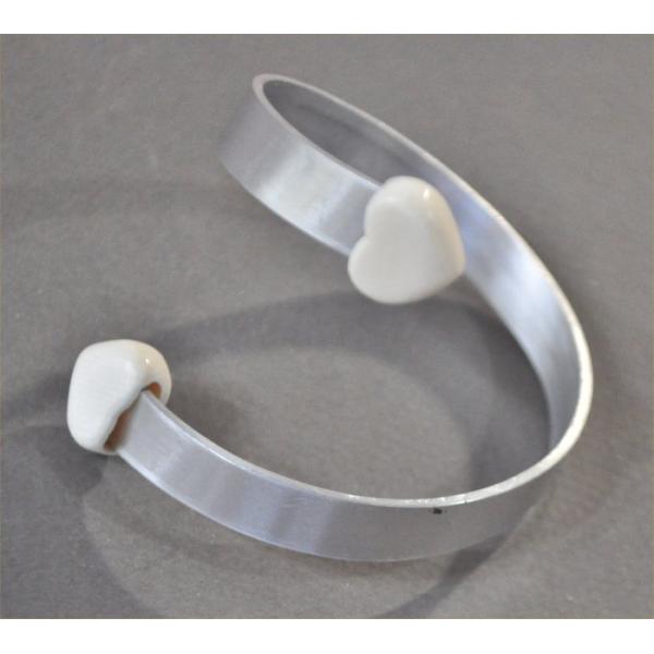 ナンタケットバスケット用のマンモス牙のハートキャップの螺旋アルミバングル