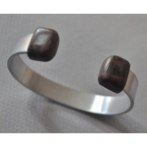 スネークウッドキャップの細いアルミバングル