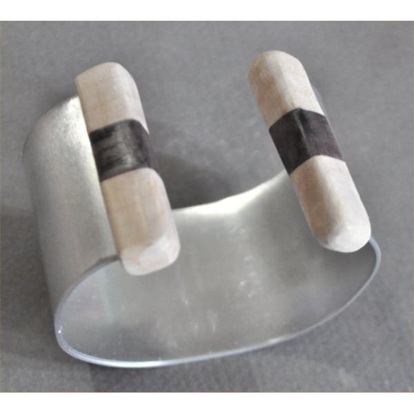 白木と黒檀の張り合わせキャップのアルミバングル３５ｍｍ幅