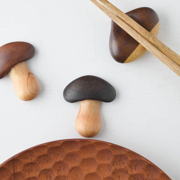 森の心地 木製箸置き きのこ ダークブラウン　　ミャンマー製