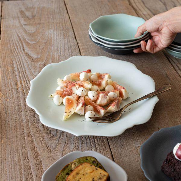 美濃焼 小田陶器 meimeiware(メイメイウェア) 25.5cm盛皿 稜花 青白　　日本製