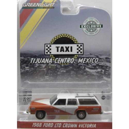 1/64 フォード クラウン ビクトリア ワゴン 1988 Ford LTD Crown Victo...