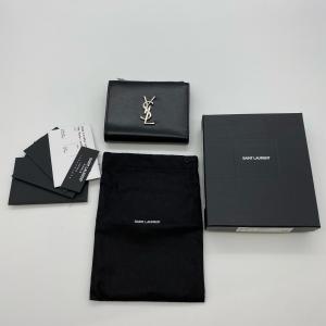 【美品】サンローラン　三つ折り　財布　キャビアスキン　グレー　YSL　レザー 美品】サンローラン 三つ折財布 グレー キャビアスキン YSL
