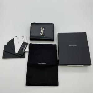 【SAINT LAURENT】サンローラン　YSL　ロゴ　コンパクト　二つ折り財布　レザー　ブラック　575726｜raftelshop