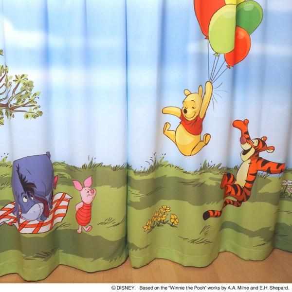 カーテン ディズニー disney  空とぶプーさん柄　カーテン ディズニー ２枚組