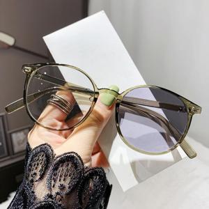 老眼鏡 紫外線でレンズの色が変わる ブルーライ...の詳細画像4