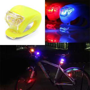 自転車ライト LED テールライト 電池式  3段階点滅 リア セーフティ 防水 シリコンライト イエローボディー イエロー発光｜rakugogo