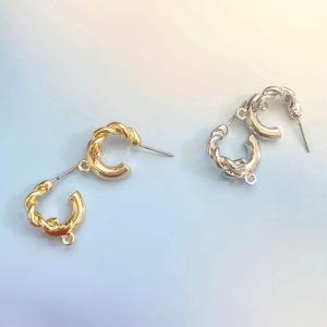 ピアス金具 　ねじれ　アクセサリーパーツ デザインピアス