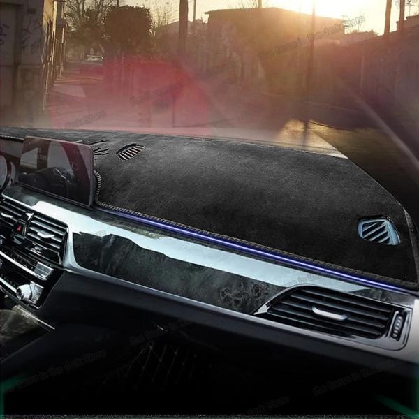 【並行輸入品】 ダッシュボード non sリップ anti リフレクター 反射 パッド マット BM...