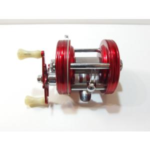 アブ アンバサダー 5000 赤　4つネジ　ABU Ambassadeur　右巻き ベイトリール　オ...