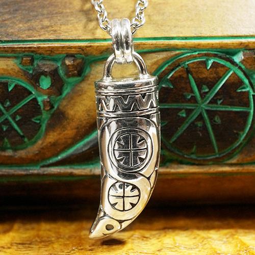 アイヌ紋様 牙型 高品質シルバーペンダントトップ｜白川清吾氏デザイン｜カムイ