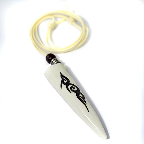 アイヌ エゾ（蝦夷）鹿角 トライバル模様 彫刻 ネックレス ホワイト｜アイヌアクセサリー｜カムイ