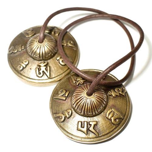 【プレミアム品質】チベット密教 ティンシャ 観音菩薩真言 オムマニペメフム ７メタル 直径：７２ｍｍ...