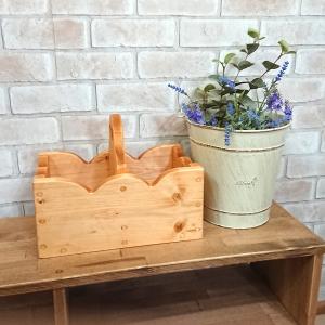 カントリー風木製シェルフ ハート型扉付き 希少】カントリー家具 木製ラック ハート扉 収納棚 - メルカリ