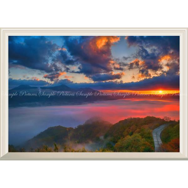 絵画風 壁紙ポスター (はがせるシール式) 阿蘇山 日の出 雲海 紅葉 世界ジオパーク【扉なし窓仕様...
