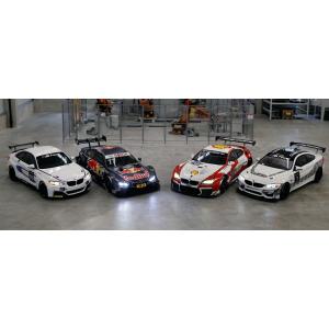 絵画風 壁紙ポスター (はがせるシール式) BMW M235i R &amp; Red Bull M4 DT...