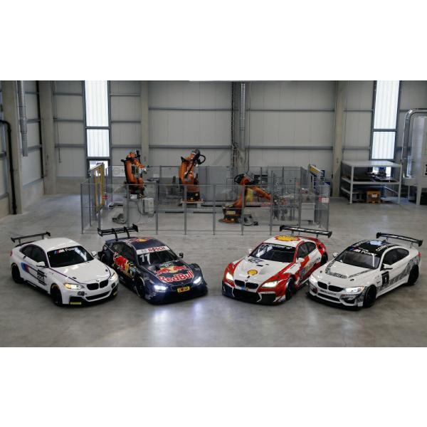 絵画風 壁紙ポスター (はがせるシール式) BMW M235i R &amp; Red Bull M4 DT...