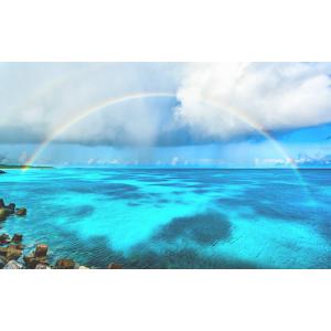 絵画風 壁紙ポスター (はがせるシール式) 沖縄 幻想的な虹のアーチ 波照間島ニシノ浜 キャラクロ M-OKN-008W2(ワイド版 603mm×376mm)＜日本製＞｜real-inter
