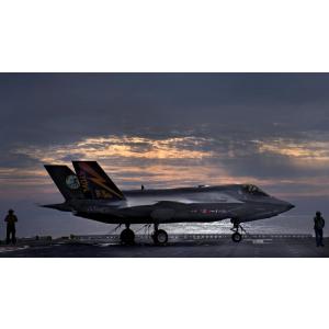 絵画風 壁紙ポスター (はがせるシール式) ステルス戦闘機 F-35A ライトニング2 統合打撃戦闘...