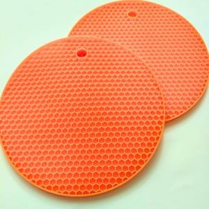 ポットホルダー 鍋敷き シリコン 2枚セット 耐熱 滑り止め 鍋つかみ フタ開け コースター おしゃれ(オレンジ, 丸)