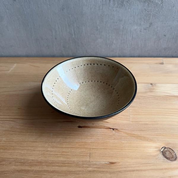 小石原焼 鶴見窯 黒釉×赤 飛び鉋（とびかんな） モダン飯椀 茶碗