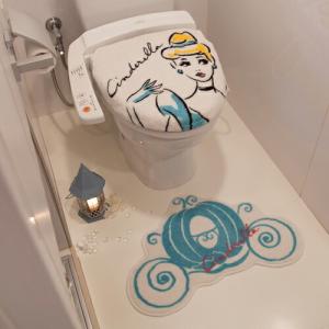 トイレ2点セット シンデレラ トイレフタカバー マット トイレカバー キャラクター Disney ディズニー 代引不可